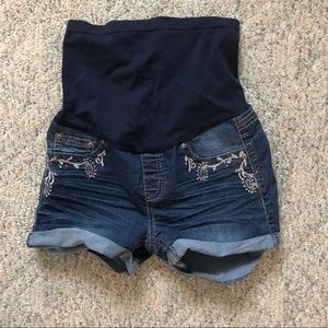 Maternity shorts